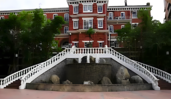 香港最強風水-李嘉誠捐贈的月明樓